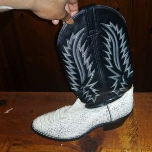 Men  9 cowboy boot